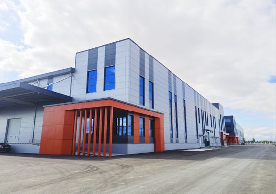 อาคารโรงงานโครงสร้างเหล็กสำเร็จรูป โกดังโครงสร้างเหล็กสำเร็จรูป วิศวกรรมอาคารเก็บของ